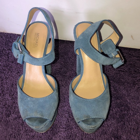 Michael kors blue heels - Picture 3 of 10